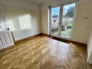 Dinnig Room- click for photo gallery